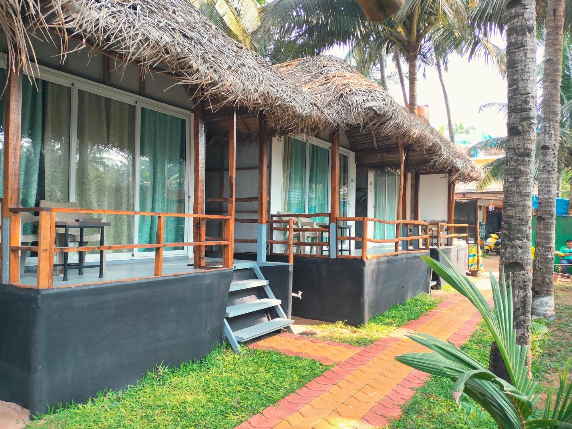 Agonda Beach Chalets Exterior photo