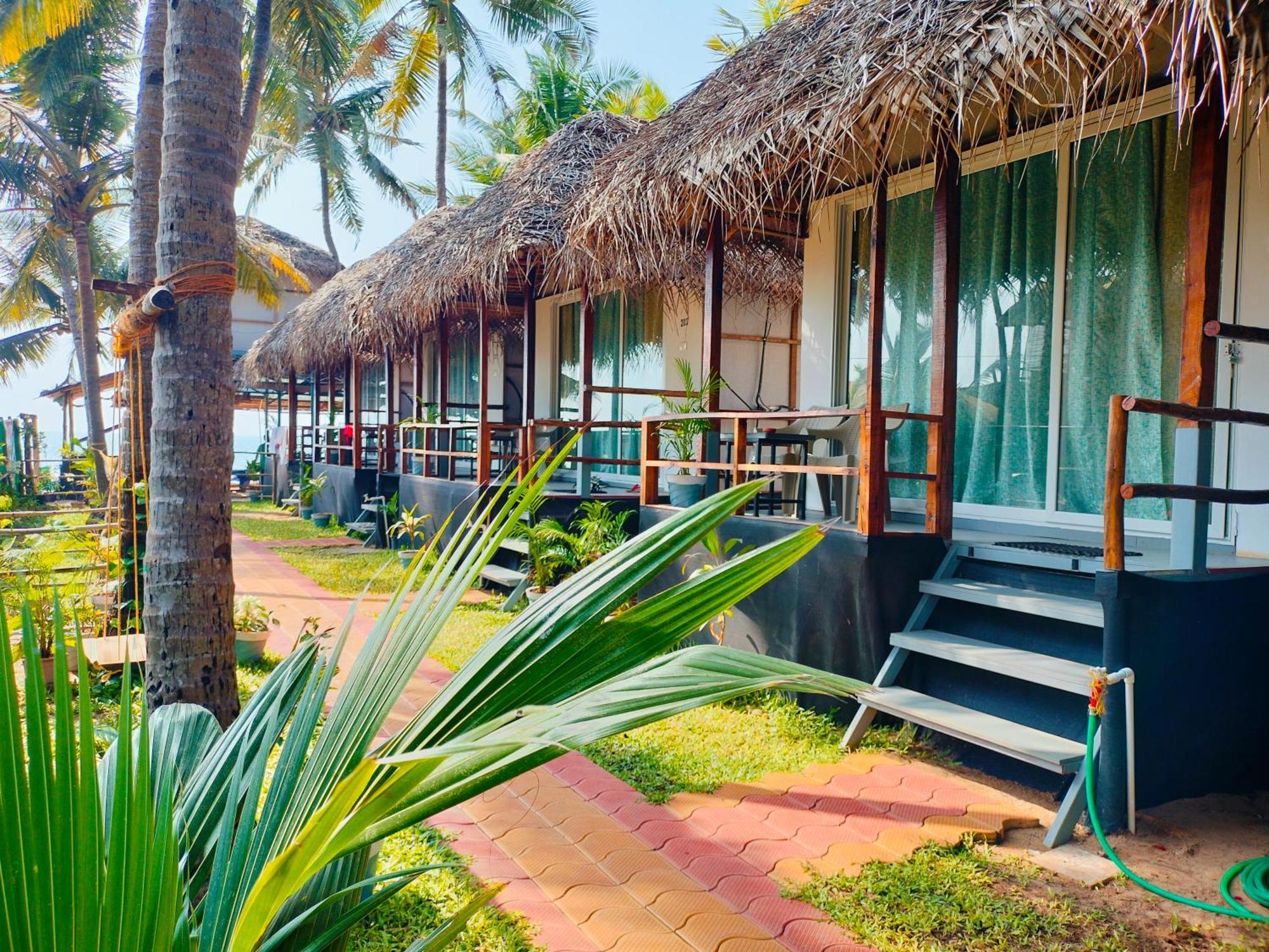 Agonda Beach Chalets Exterior photo
